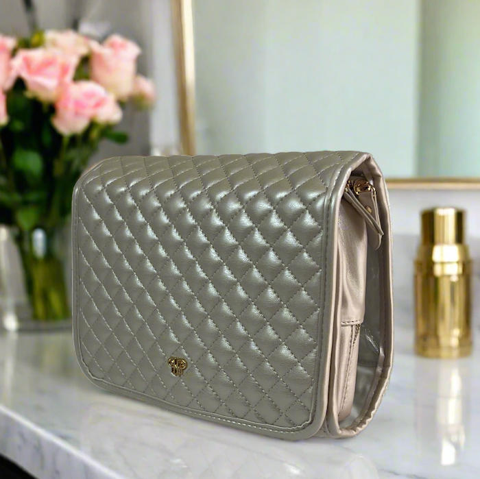 PurseN Hanging Toiletry Case